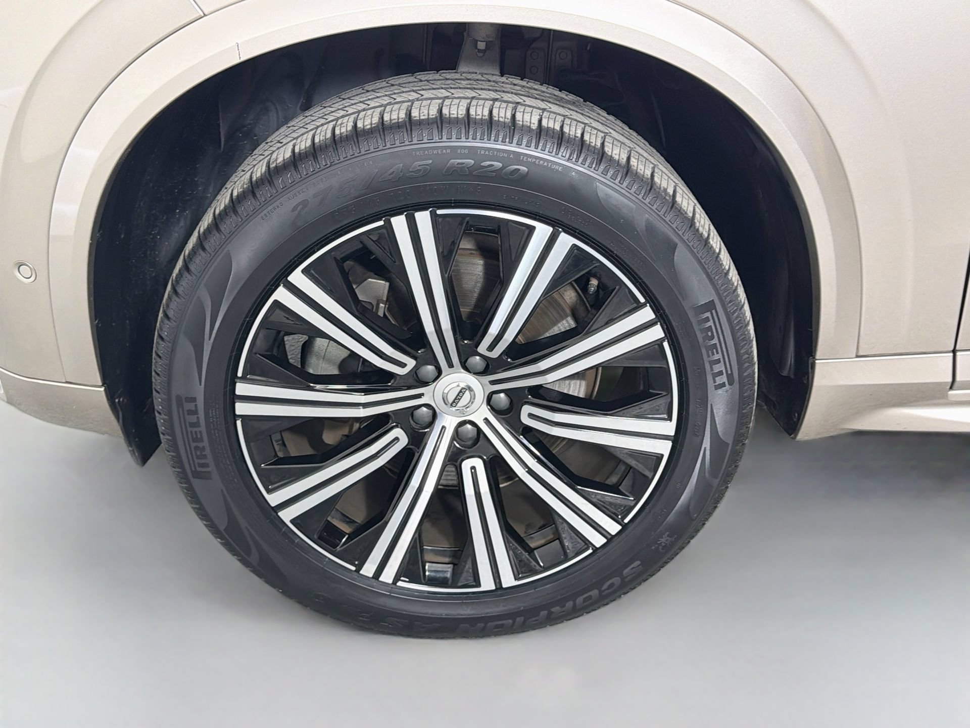 Certified 2024 Volvo XC90 B5 Plus AWD/4WD image 34