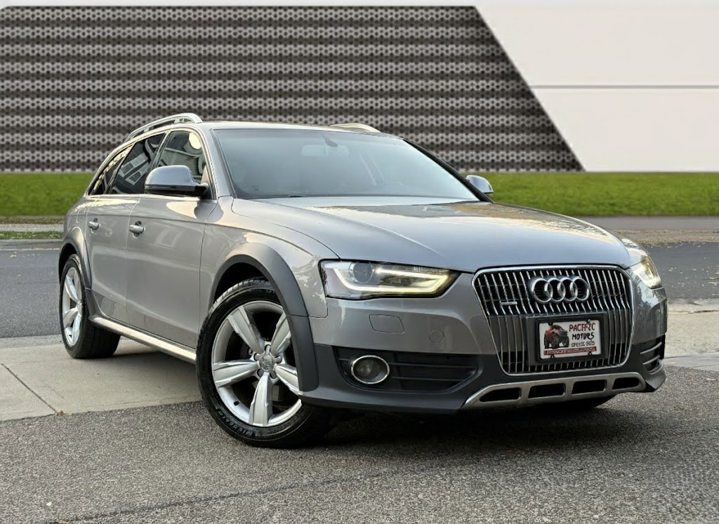 Used 2016 Audi A4 Premium Plus w/ Technology Package image 2