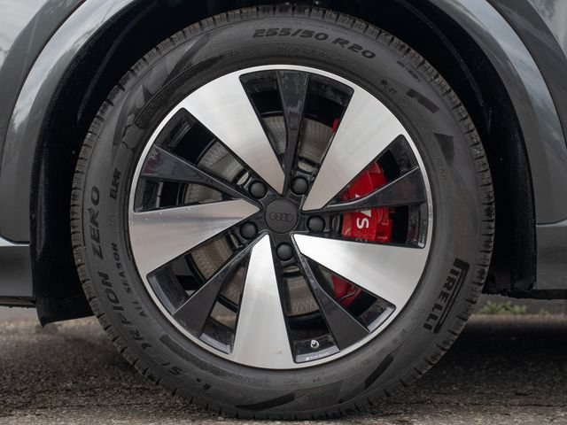 New 2027 Audi SQ6 e-tron Premium Plus AWD/4WD image 7