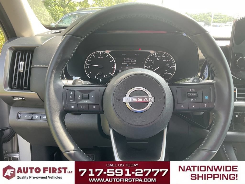 Used 2022 Nissan Pathfinder SL AWD/4WD image 17