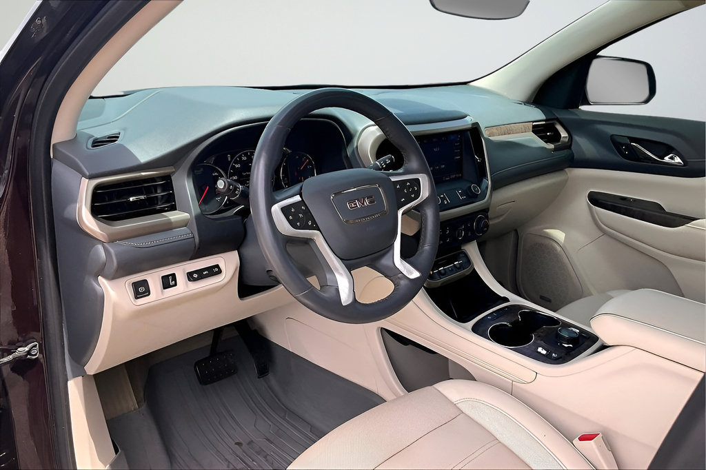 Used 2020 GMC Acadia Denali w/ Technology Package FWD image 14