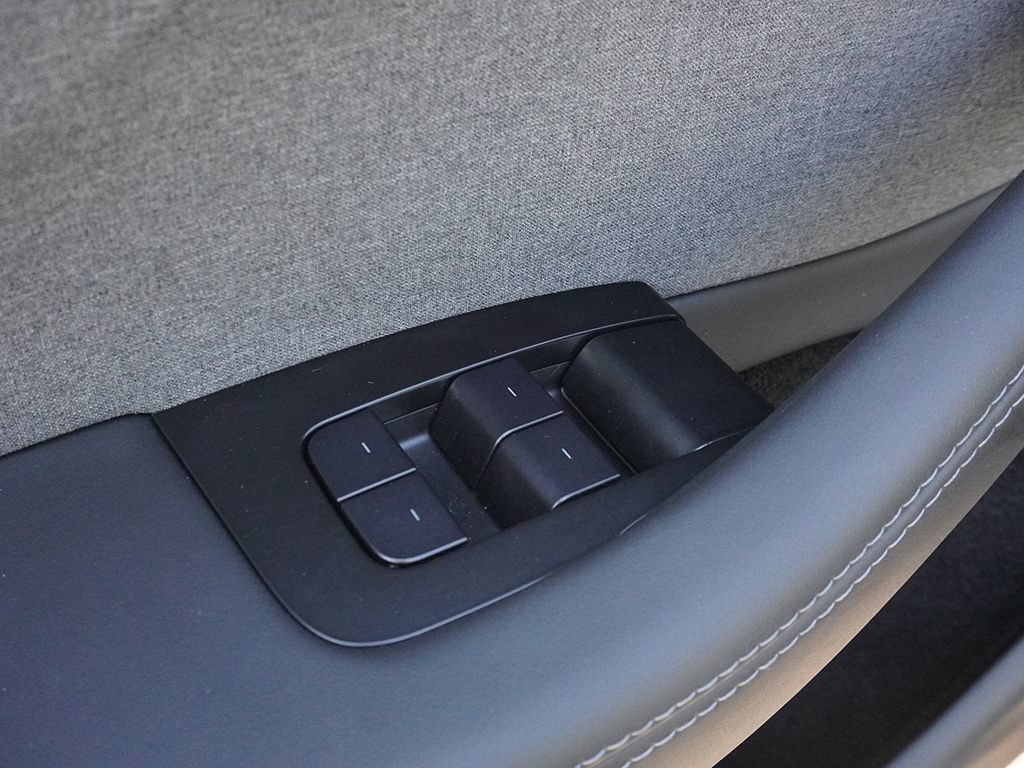 Used 2024 Tesla Model 3 Standard Range RWD image 31