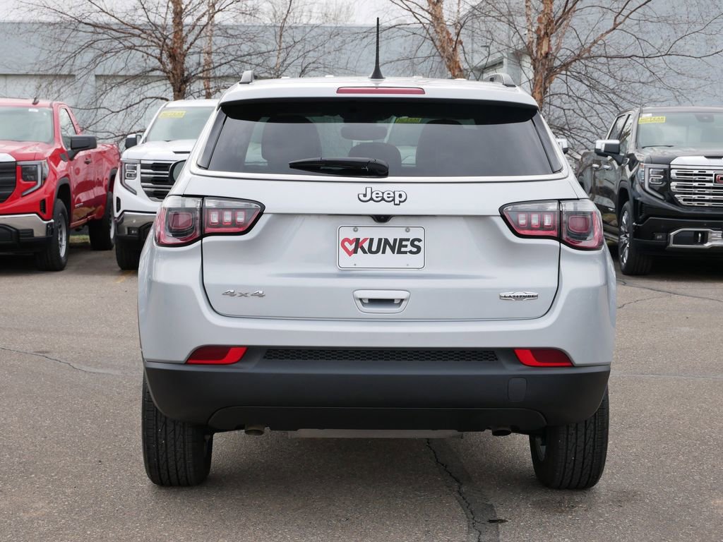 Used 2025 Jeep Compass Latitude AWD/4WD image 8