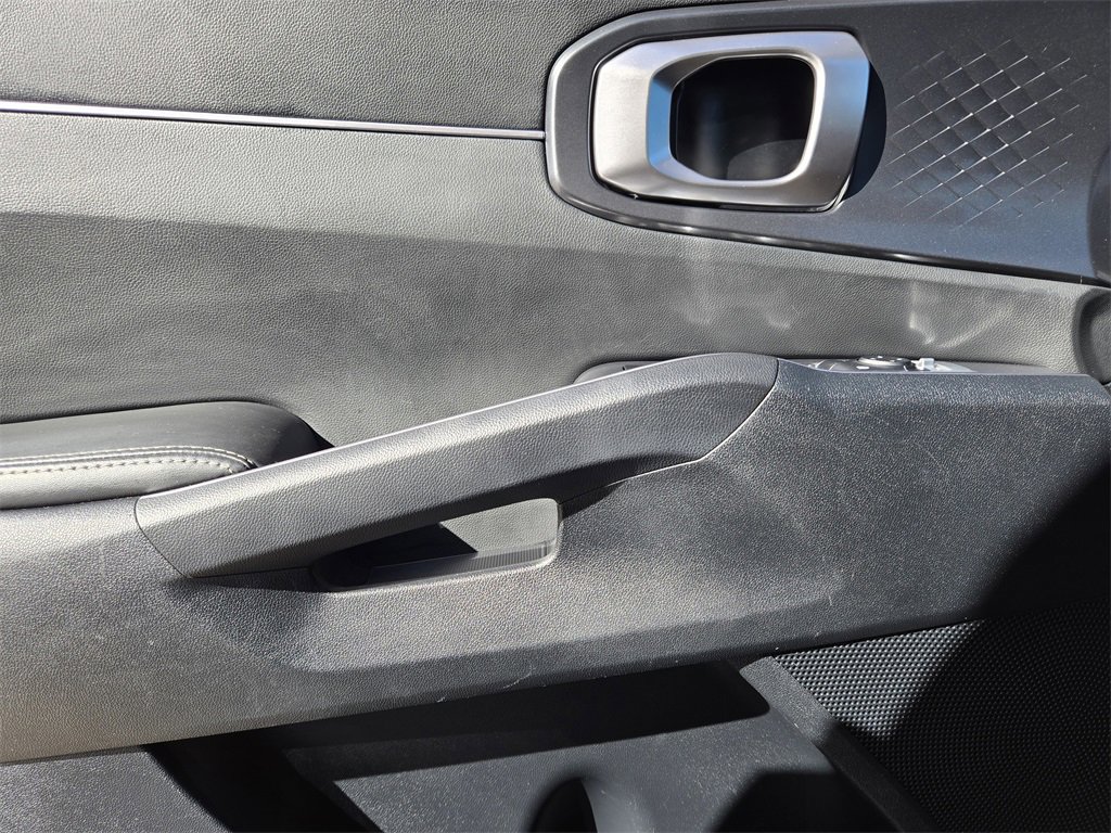 Certified 2025 Kia Sorento LX image 24