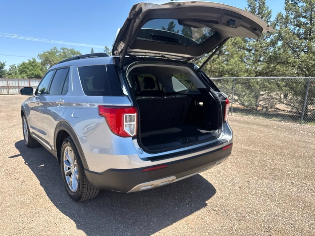 Used 2021 Ford Explorer XLT w/ Equipment Group 202A RWD image 32
