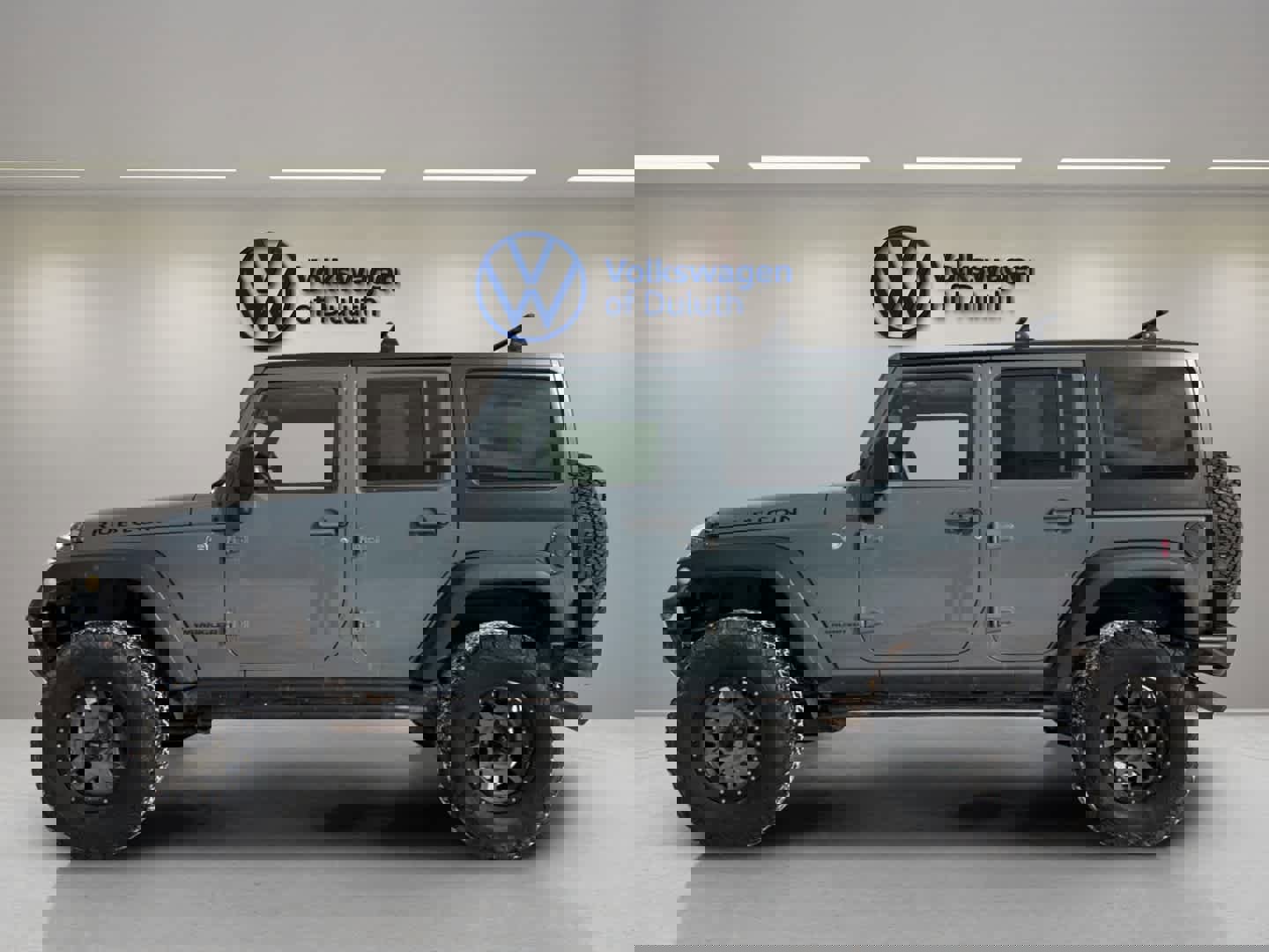 Used 2014 Jeep Wrangler Unlimited Rubicon w/ Connectivity Group image 2