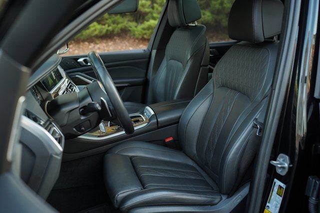 Used 2023 BMW X5 M50i w/ Executive Package image 22