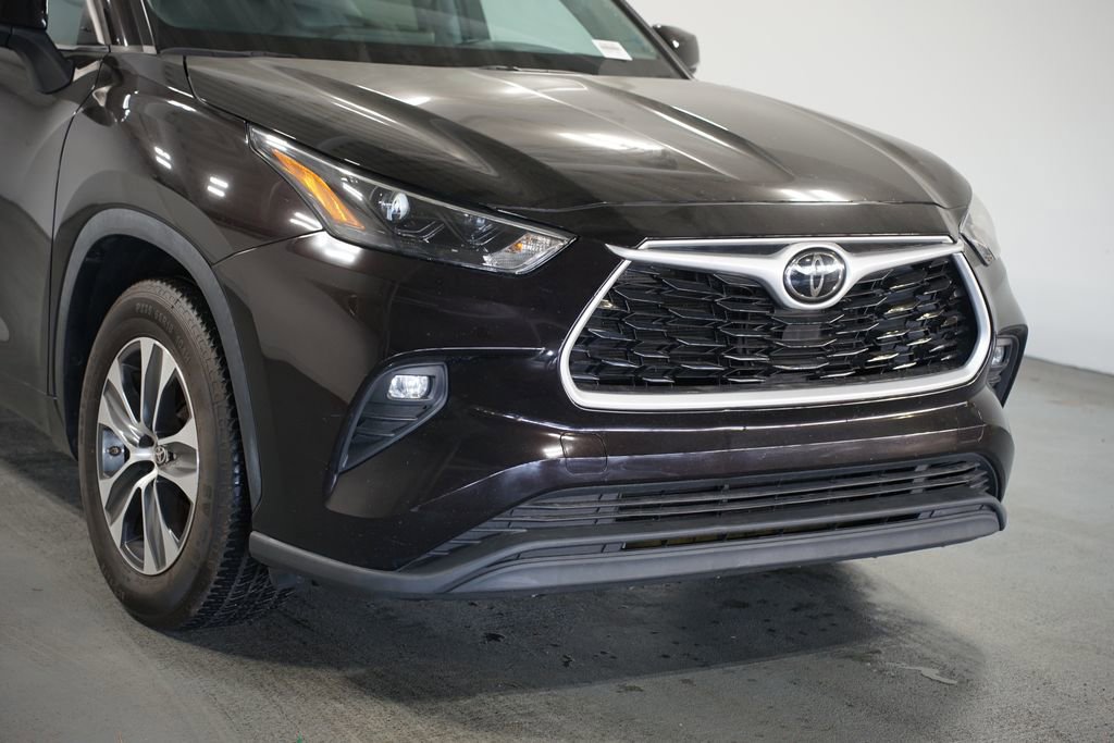 Used 2022 Toyota Highlander XLE image 4