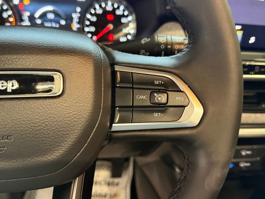 Used 2024 Jeep Compass Latitude w/ Sun and Sound Group AWD/4WD image 30