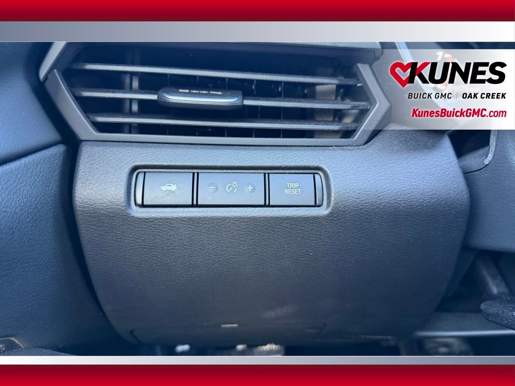 Used 2025 Nissan Altima 2.5 SV image 21