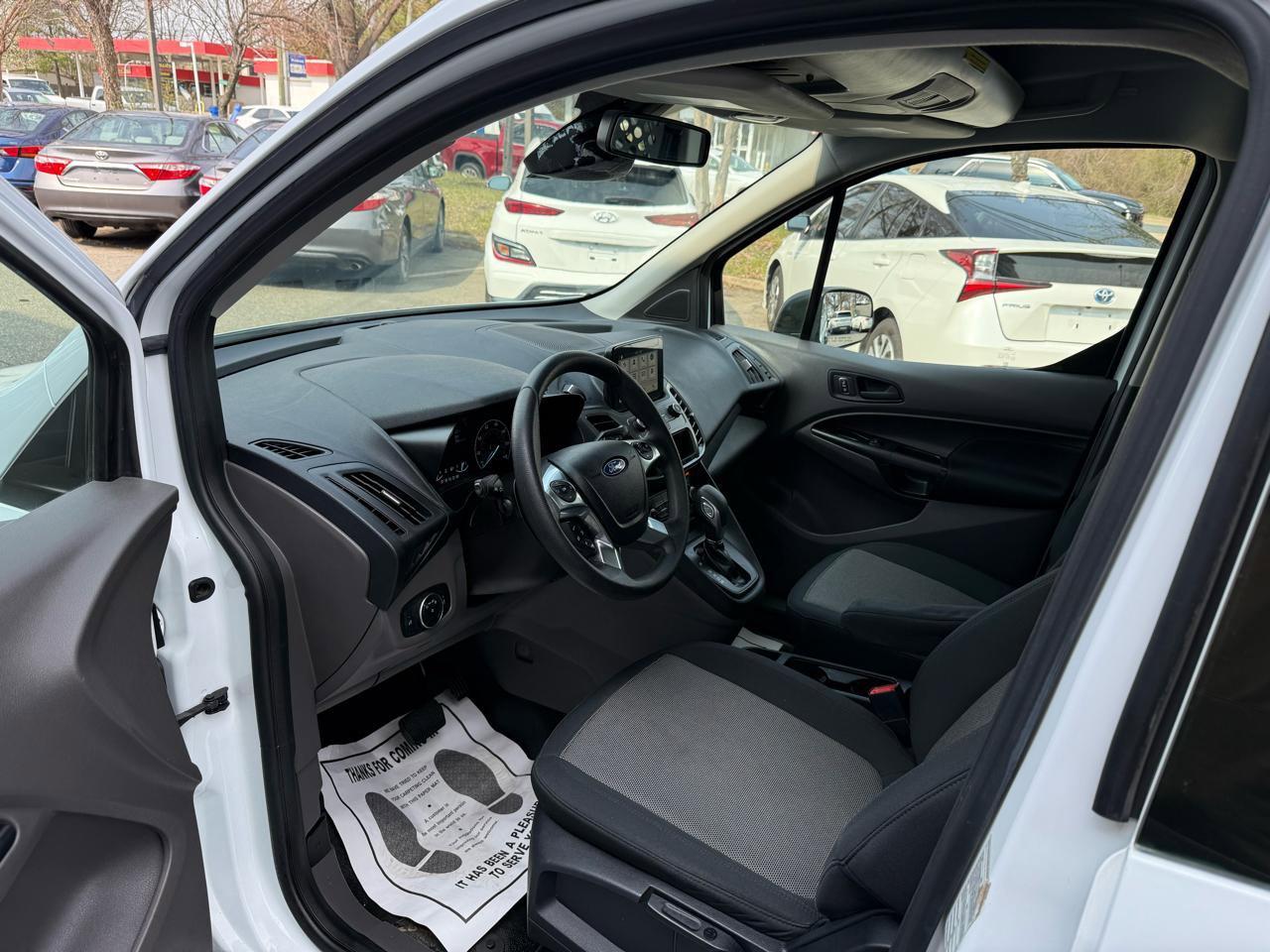 Used 2020 Ford Transit Connect XL image 12