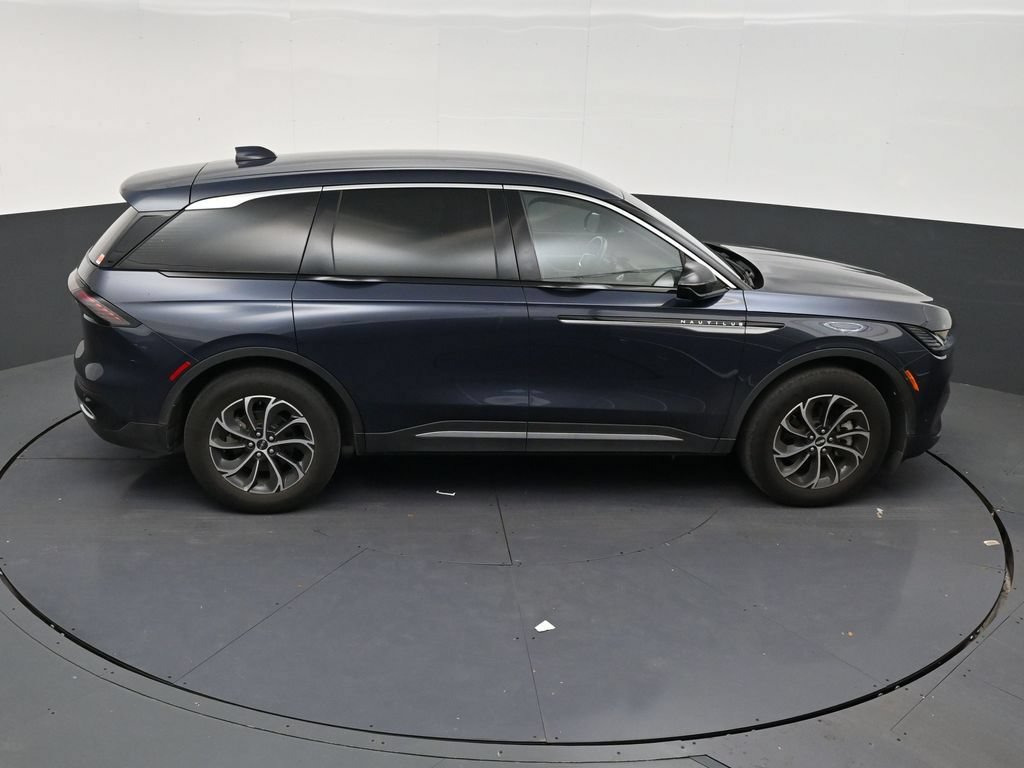 Used 2024 Lincoln Nautilus Premier AWD/4WD image 16