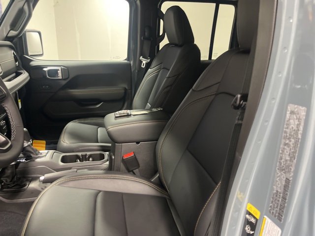 New 2025 Jeep Gladiator Sport image 8