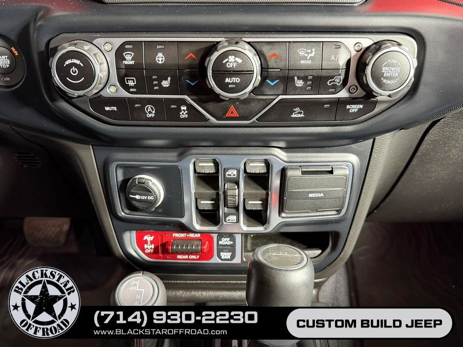 Used 2023 Jeep Gladiator Rubicon w/ Cold Weather Group AWD/4WD image 24