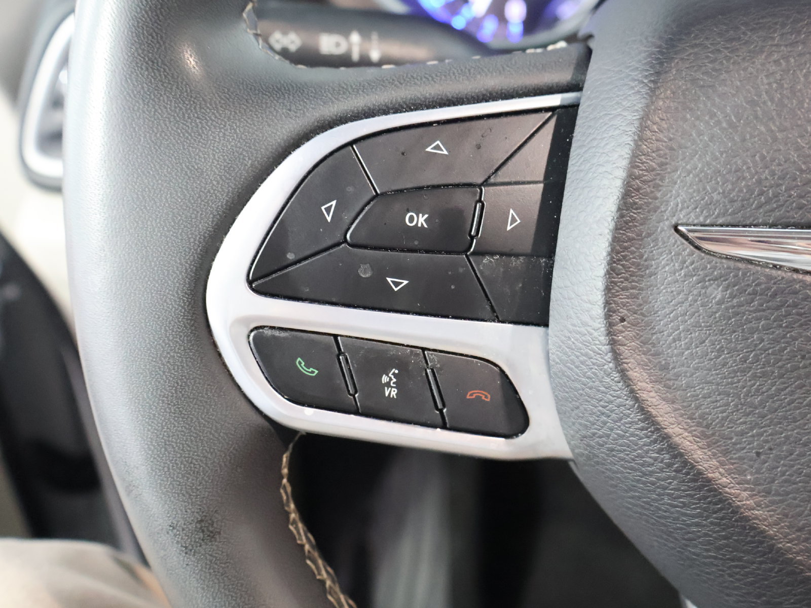 Used 2023 Chrysler Voyager LX FWD image 34