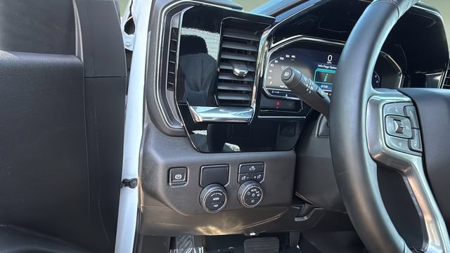 Used 2025 Chevrolet Silverado 2500 LT w/ Convenience Package RWD image 21