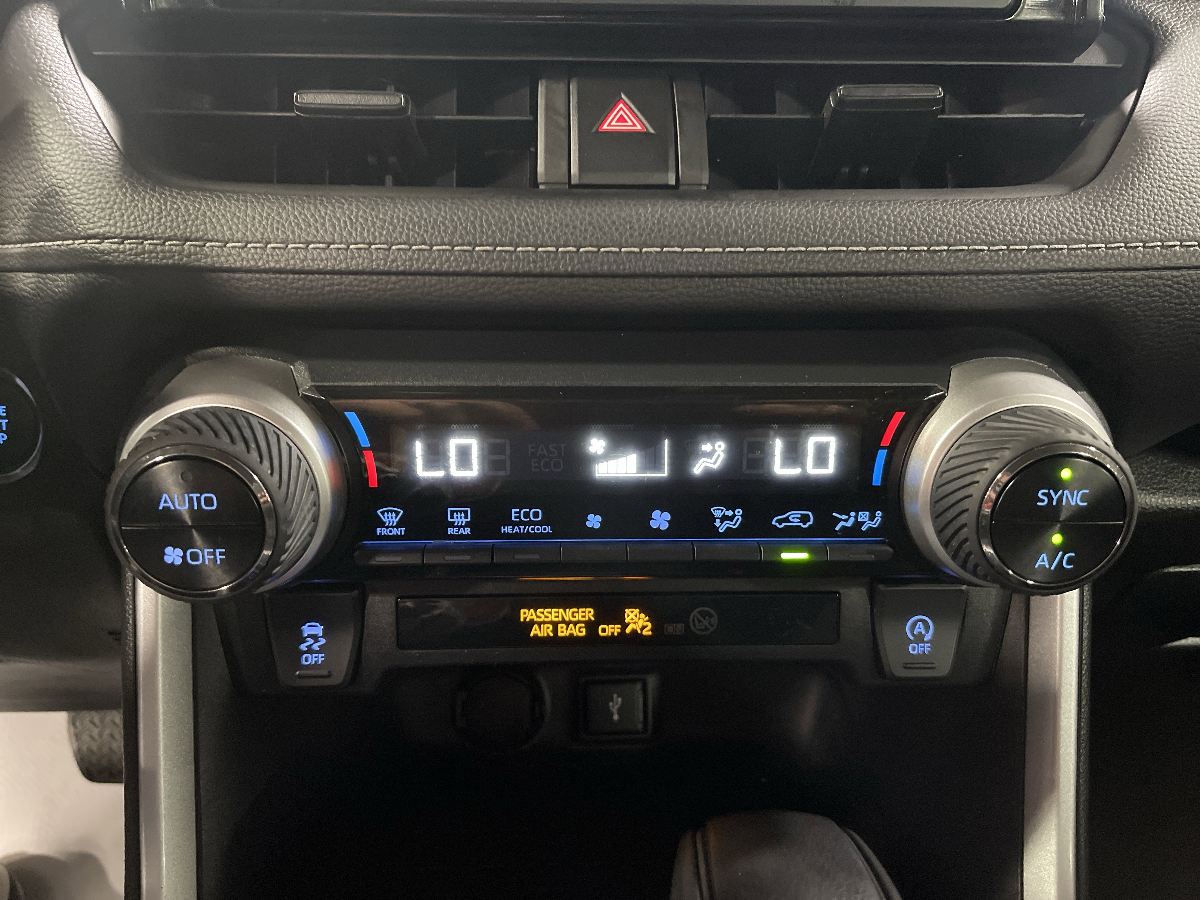 Used 2022 Toyota RAV4 XLE w/ Carpet Mat Package (TMS) image 22