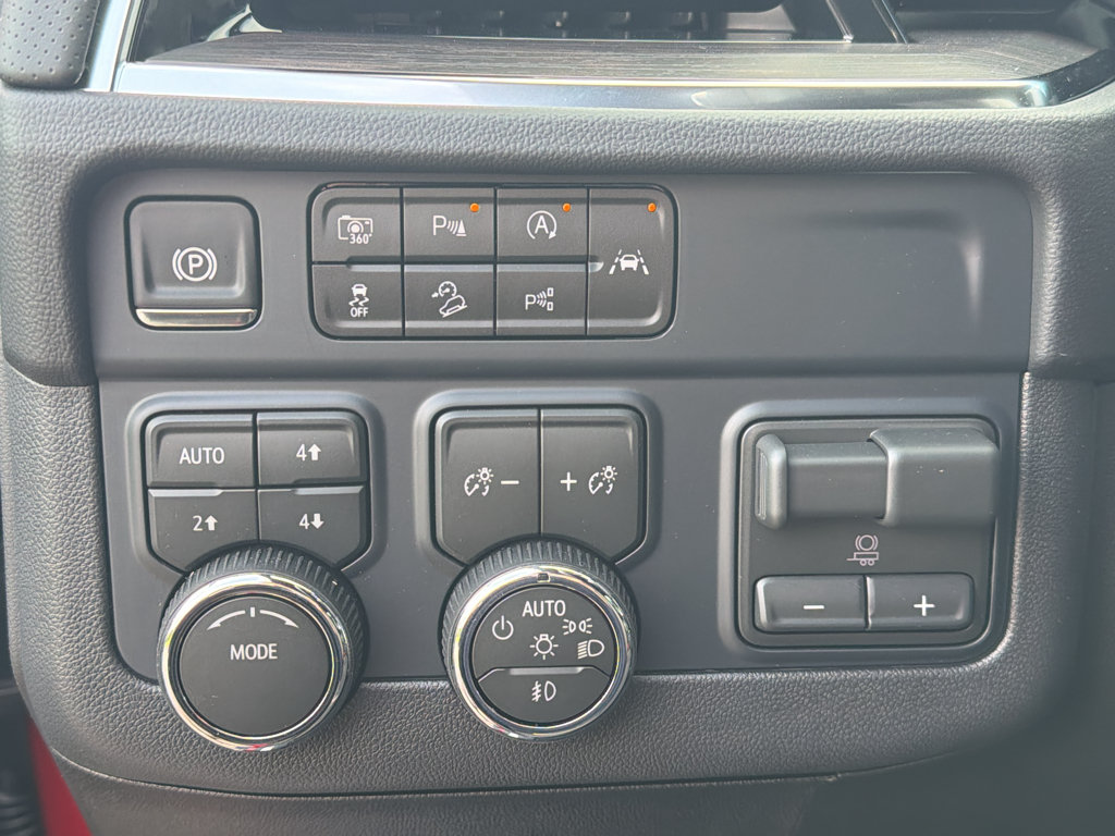 New 2026 Chevrolet Tahoe Premier w/ Sun And Tow Package AWD/4WD image 15