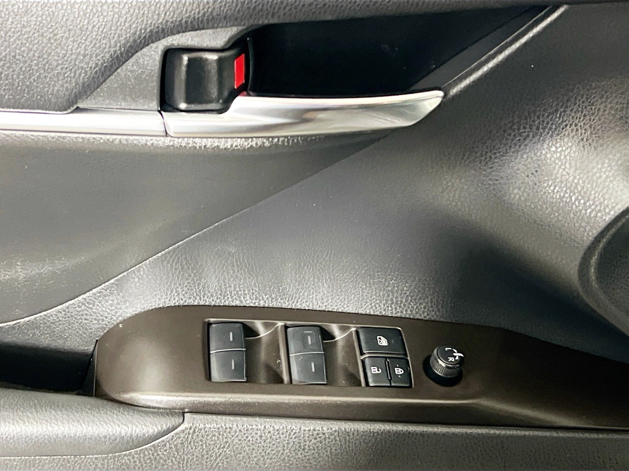 Used 2024 Toyota Camry SE FWD image 16