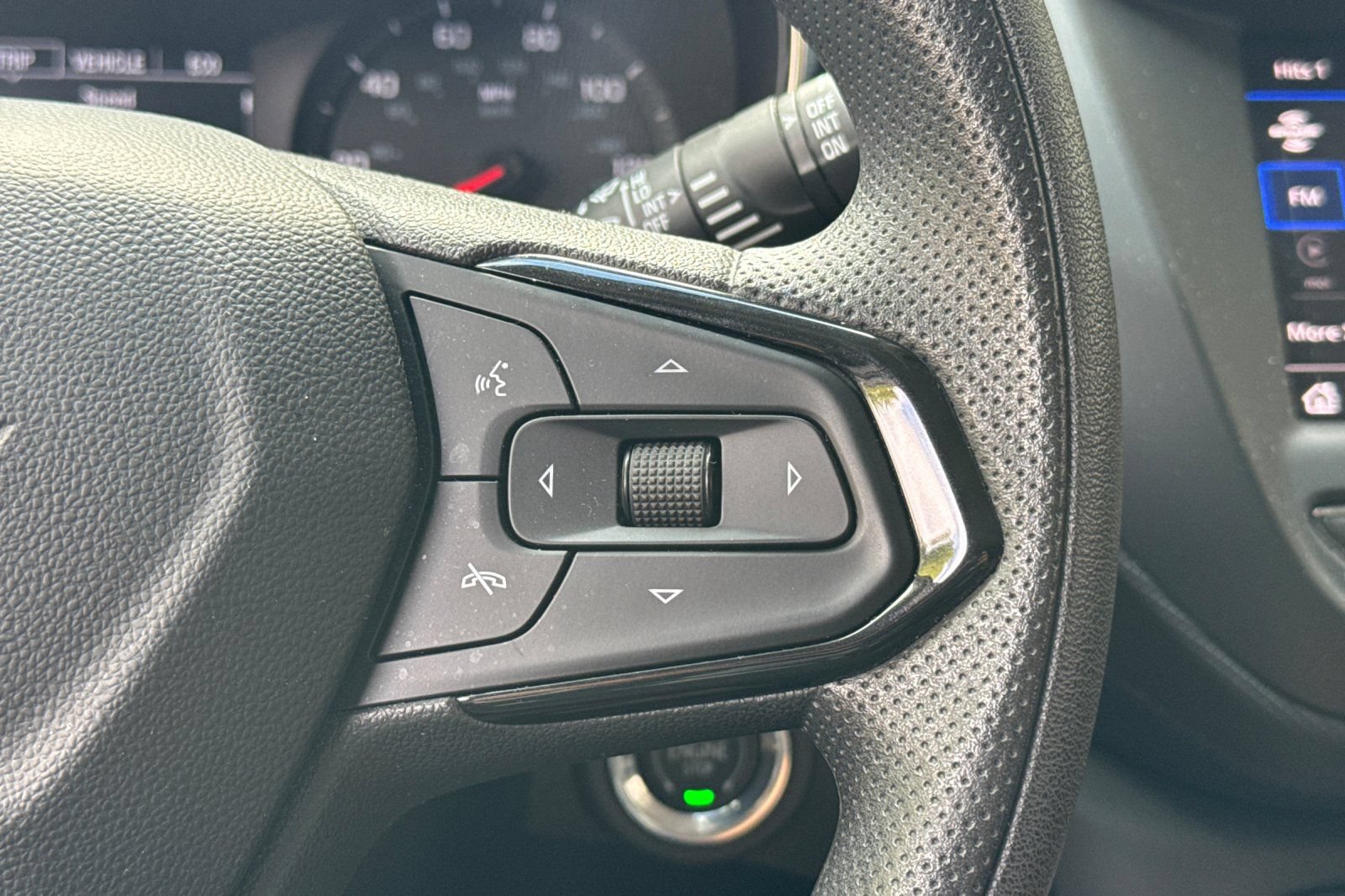 Used 2023 Chevrolet TrailBlazer LT FWD image 36
