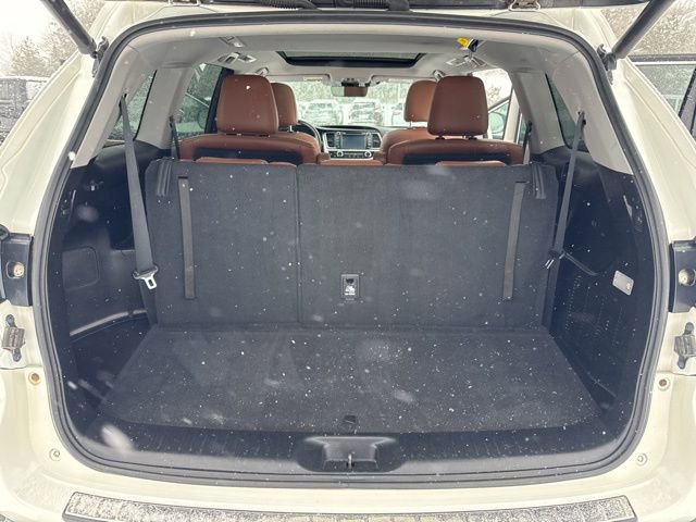 Used 2017 Toyota Highlander Limited AWD/4WD image 21