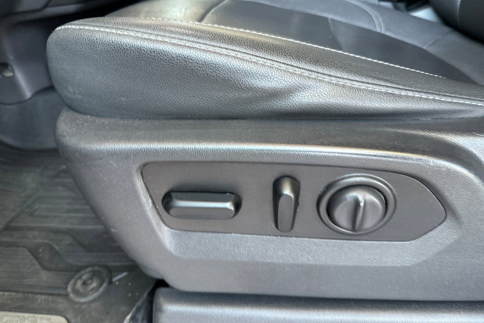 Certified 2021 GMC Sierra 1500 SLT w/ Driver Alert Package I RWD image 12