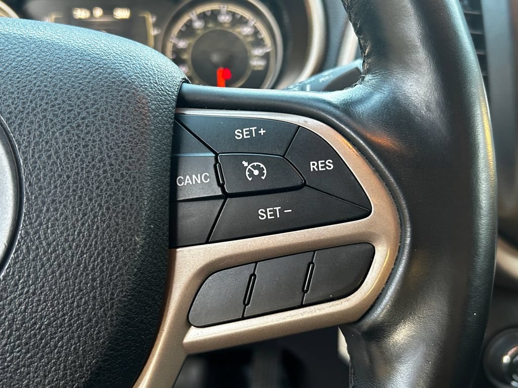 Used 2017 Jeep Cherokee Latitude FWD image 15