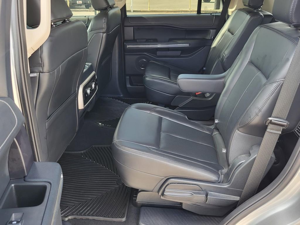 Used 2024 Ford Expedition XLT RWD image 13