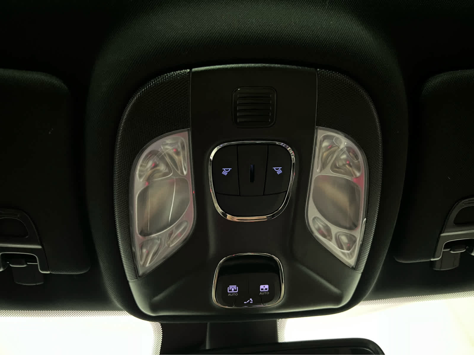 Used 2025 Jeep Compass Limited w/ Sun & Sound Group image 15