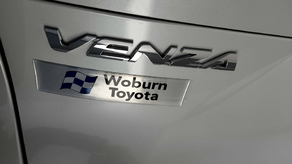 Certified 2023 Toyota Venza XLE AWD/4WD image 13