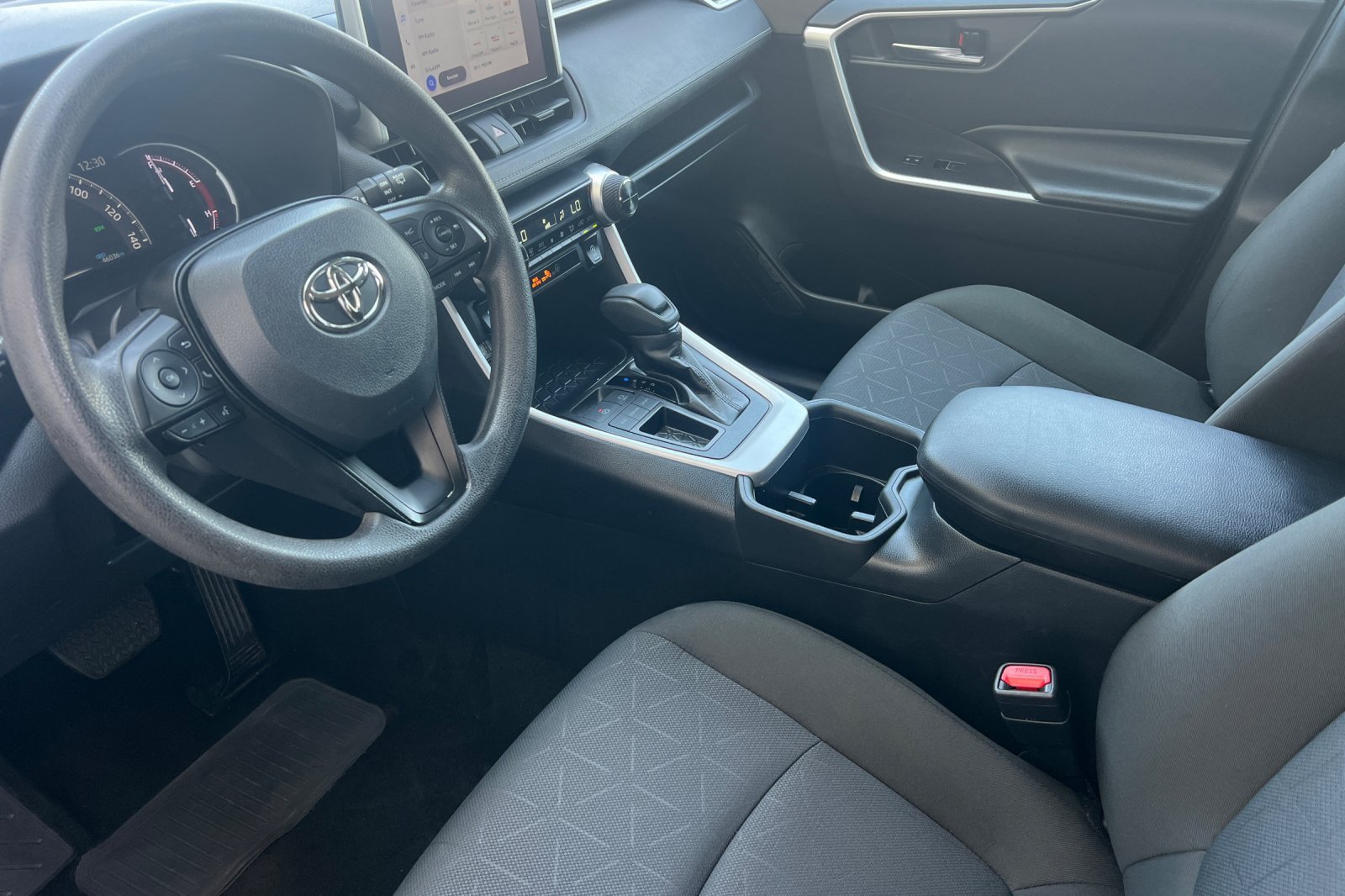 Certified 2024 Toyota RAV4 XLE FWD image 9