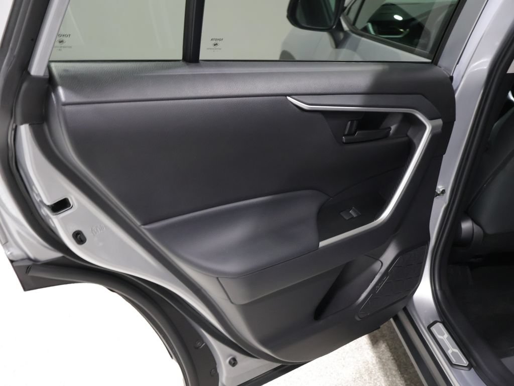 Used 2024 Toyota RAV4 LE AWD/4WD image 18