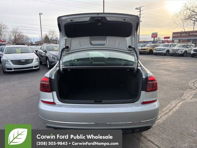 Used 2017 Volkswagen Passat 1.8T R-Line image 29
