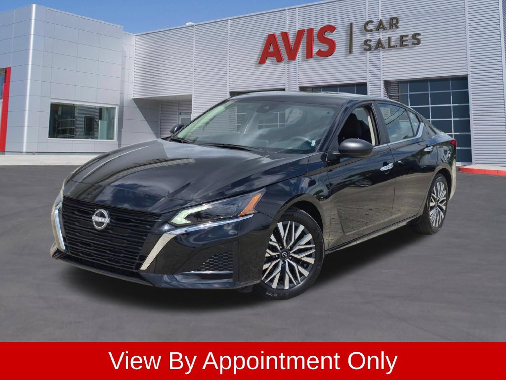 Used 2025 Nissan Altima 2.5 SV FWD image 1