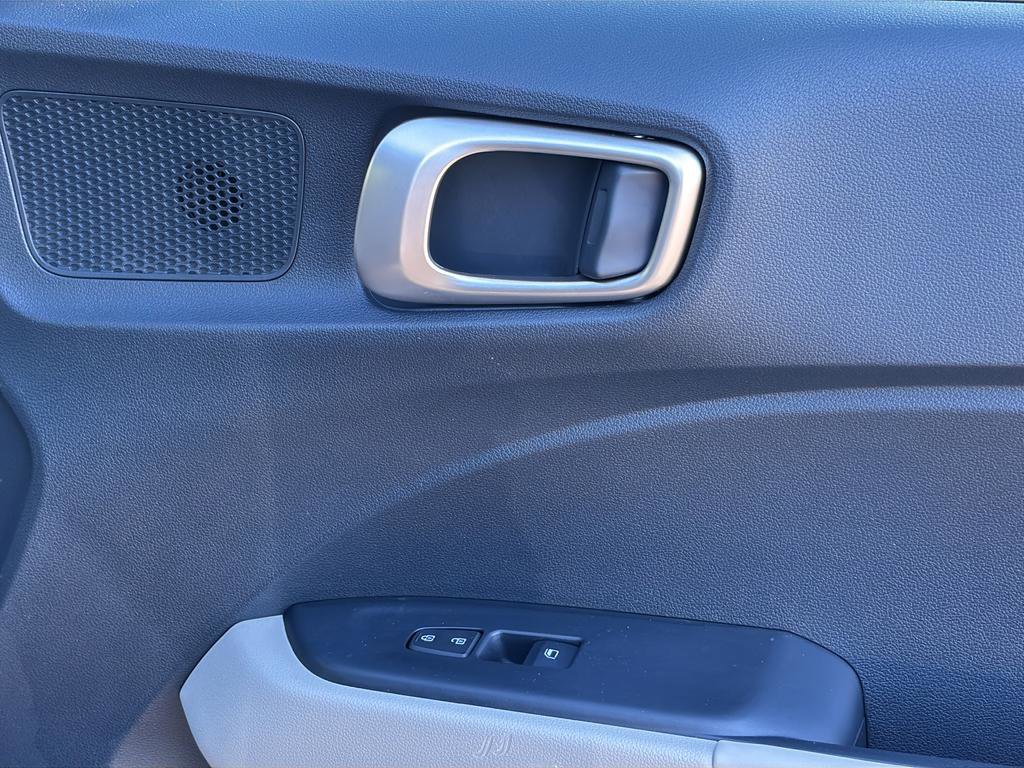 Certified 2023 Hyundai Venue Limited FWD image 38