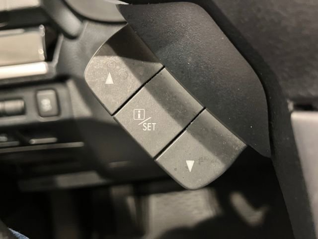 Used 2017 Subaru Crosstrek 2.0i Limited w/ Popular Package #2 image 29