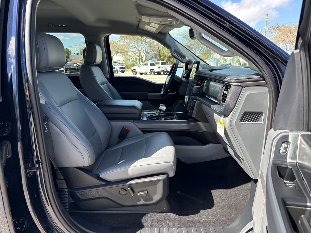 Used 2025 Ford F150 Lightning Flash image 27