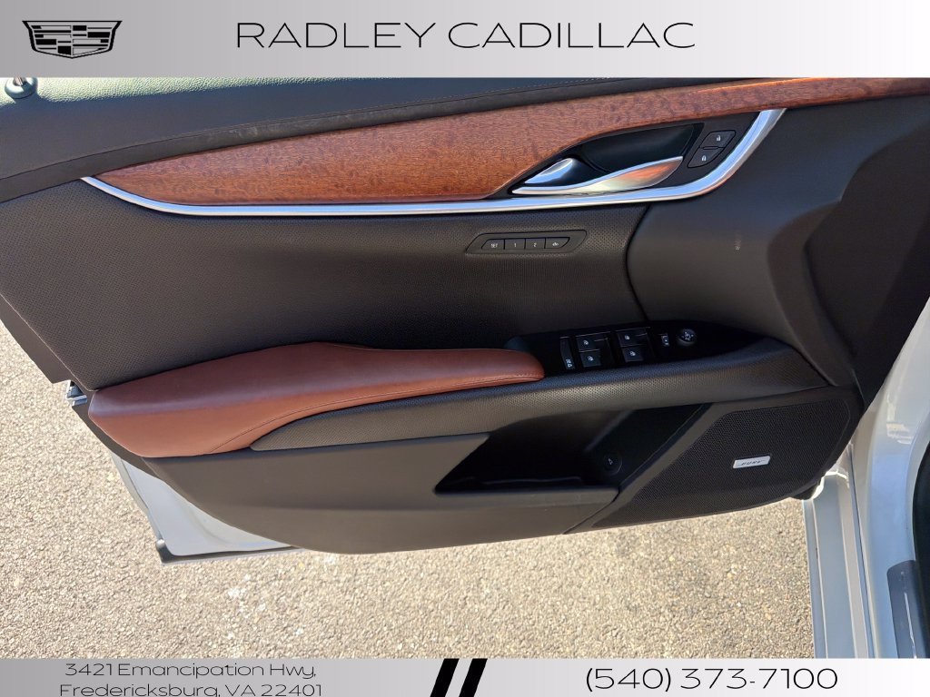 Used 2016 Cadillac XTS Luxury w/ Driver Awareness Package AWD/4WD image 4