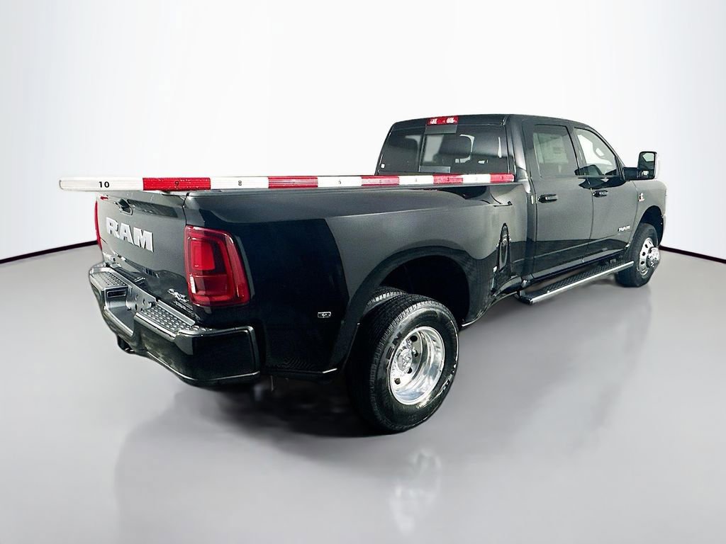 New 2025 RAM 3500 Laramie AWD/4WD image 7
