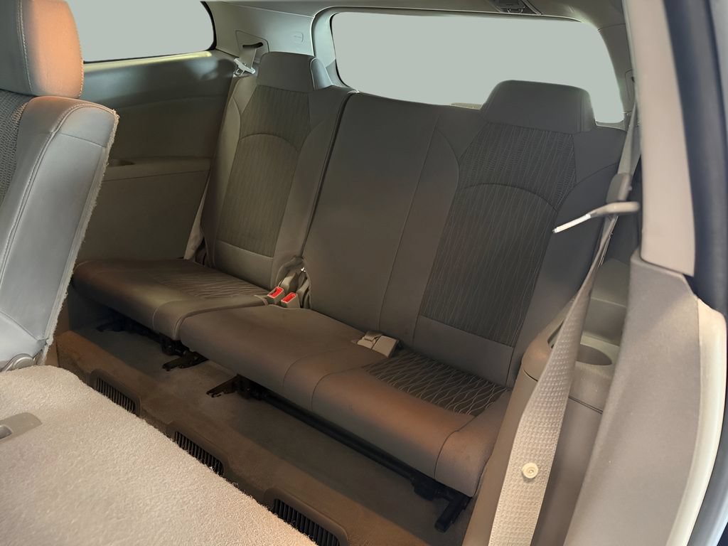 Used 2015 Chevrolet Traverse LS FWD image 14