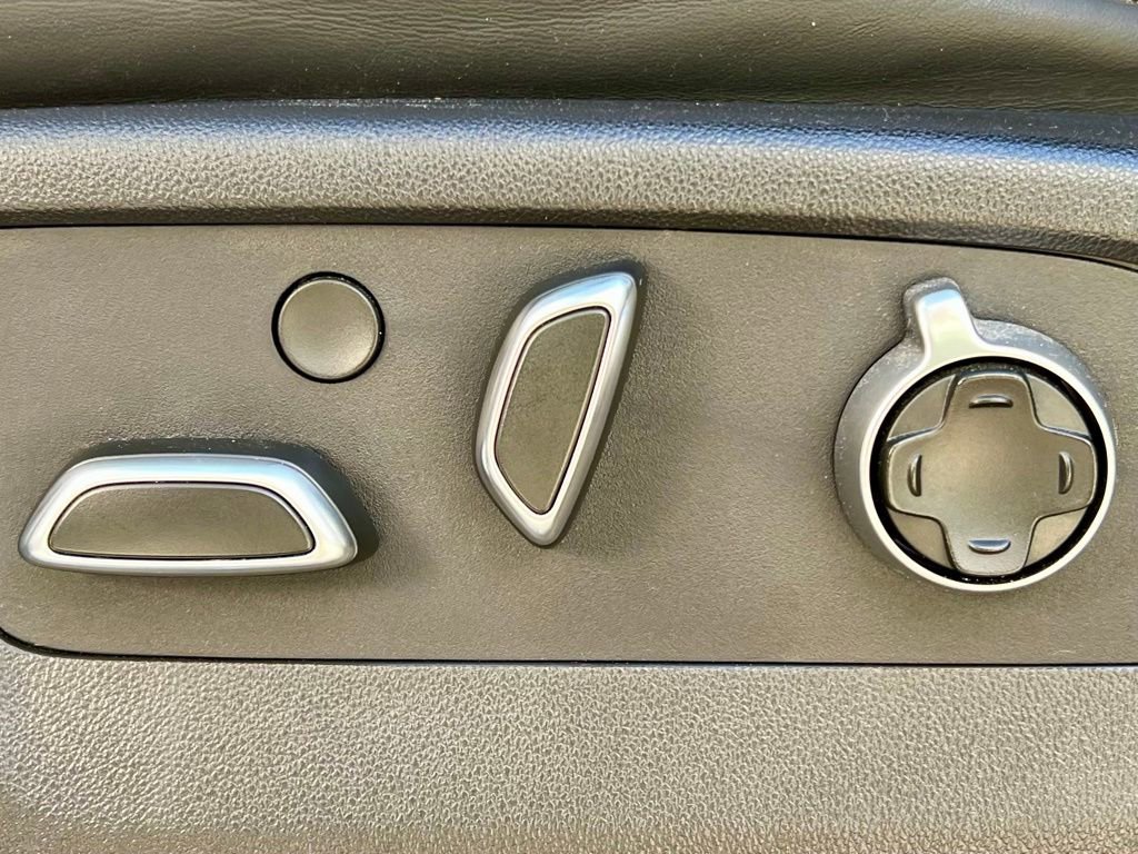 Used 2025 GMC Sierra 2500 Denali Ultimate image 32