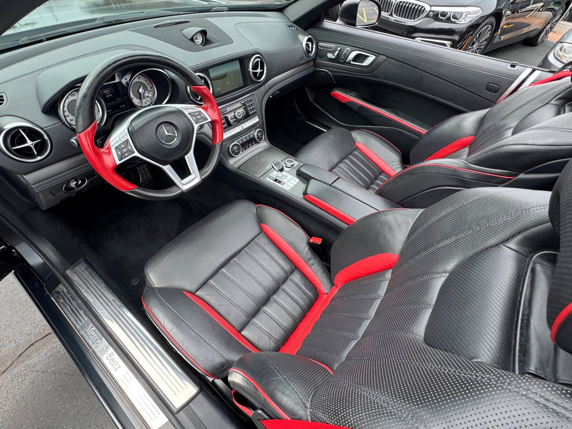 Used 2016 Mercedes-Benz SL 550 image 4
