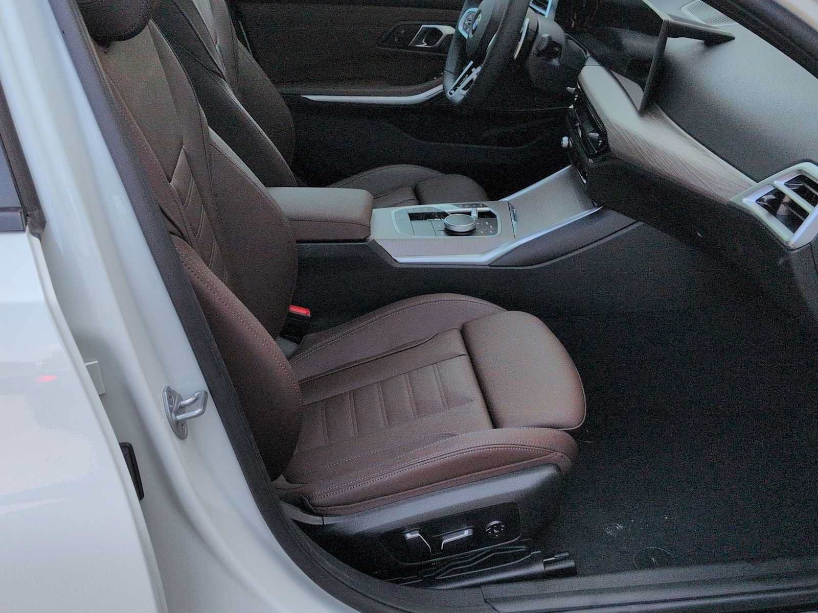 New 2026 BMW 330i xDrive Sedan w/ M Sport Package AWD/4WD image 24