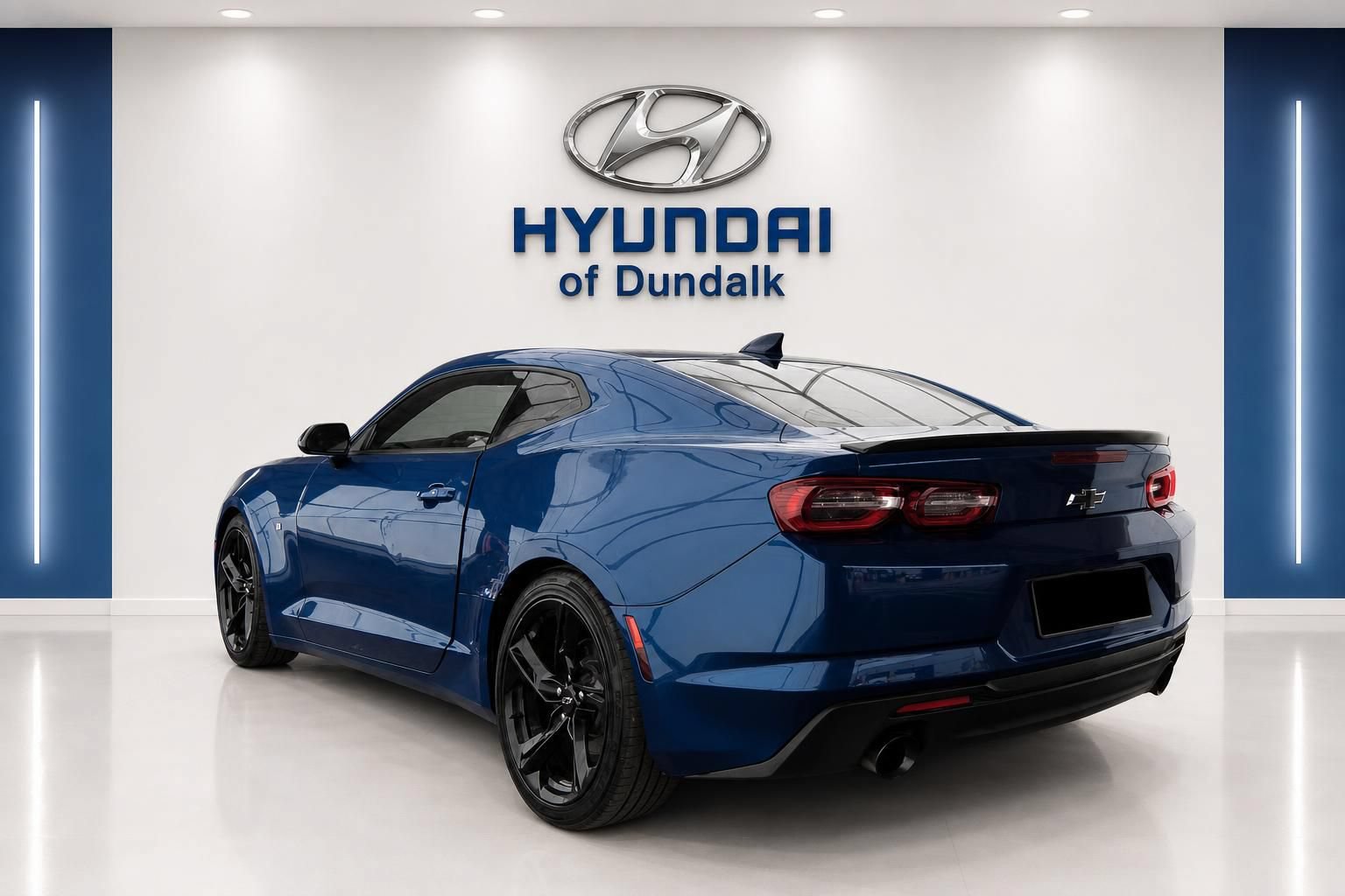 Used 2020 Chevrolet Camaro LT w/ Technology Package RWD image 2