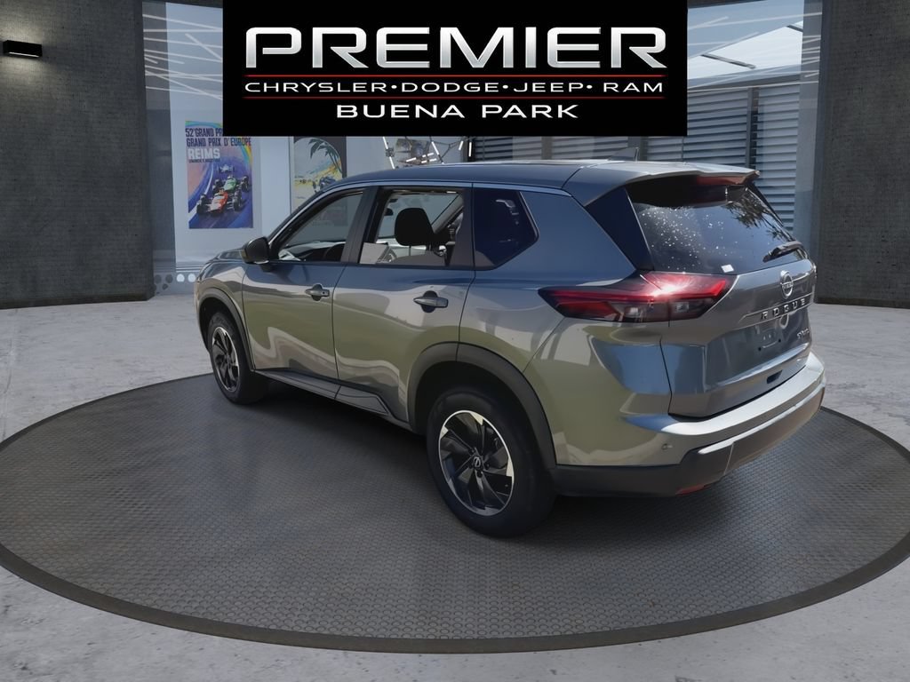 Used 2024 Nissan Rogue SV AWD/4WD image 6