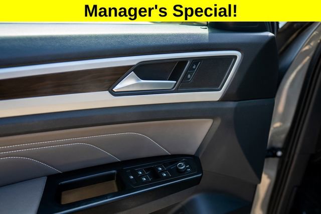 Used 2021 Volkswagen Atlas SE w/ Towing Package image 31