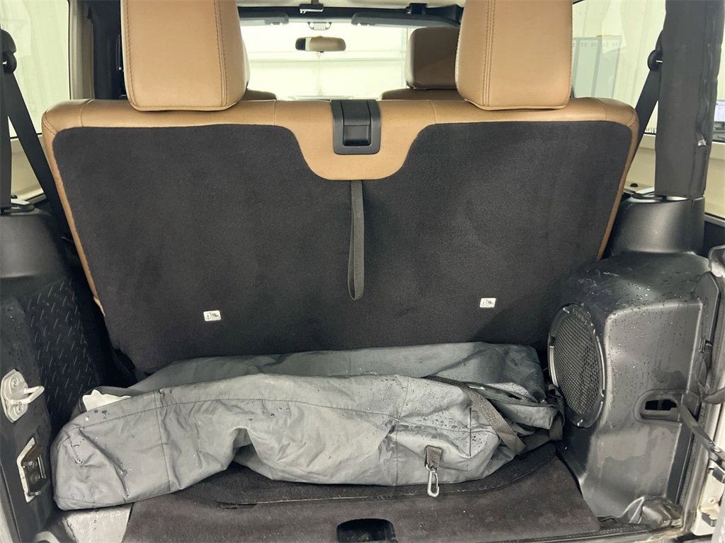 Used 2011 Jeep Wrangler Sahara image 20