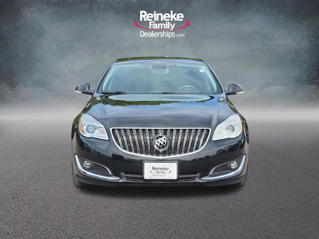 Used 2017 Buick Regal Sport Touring FWD image 2