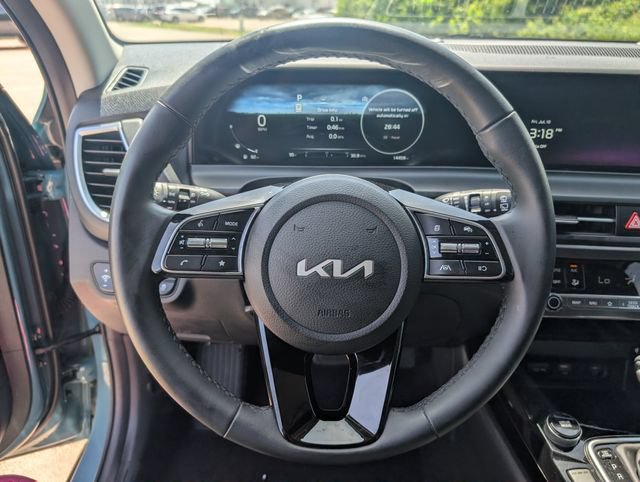 Used 2025 Kia Seltos EX FWD image 15