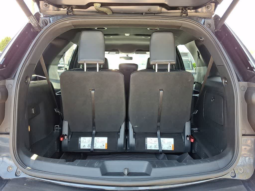 Used 2017 Ford Explorer XLT w/ Equipment Group 202A image 28